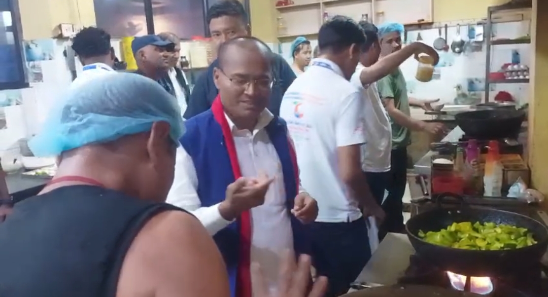 भुटानी शरणार्थी प्रकरण : भाइबर संवादले पूर्व  गृहसचिवलाई डुबायो, बिचौलियासँगको सेटिङ पुष्टि